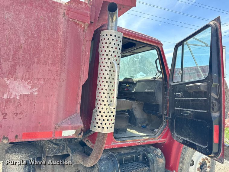 image for item OH9021 1996 International  4900 dump truck