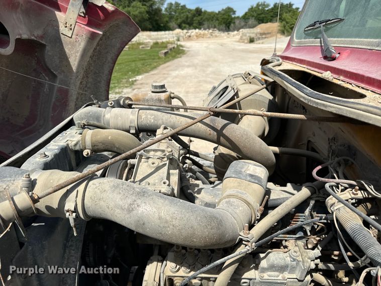 image for item OH9021 1996 International  4900 dump truck