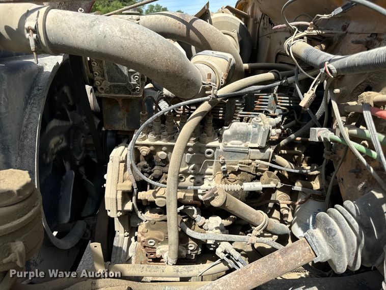 image for item OH9021 1996 International  4900 dump truck