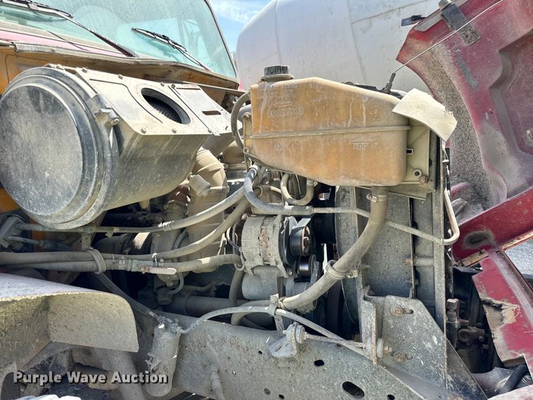 image for item OH9021 1996 International  4900 dump truck