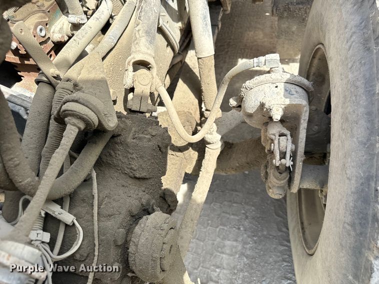 image for item OH9021 1996 International  4900 dump truck