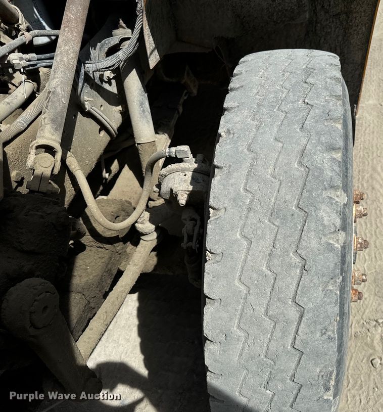 image for item OH9021 1996 International  4900 dump truck