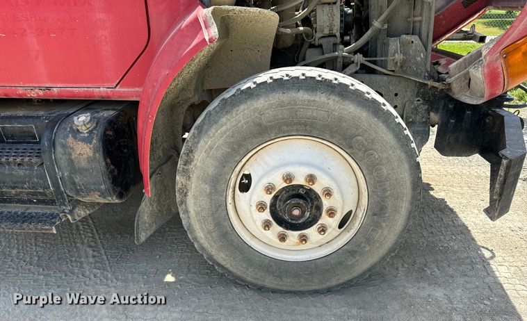 image for item OH9021 1996 International  4900 dump truck