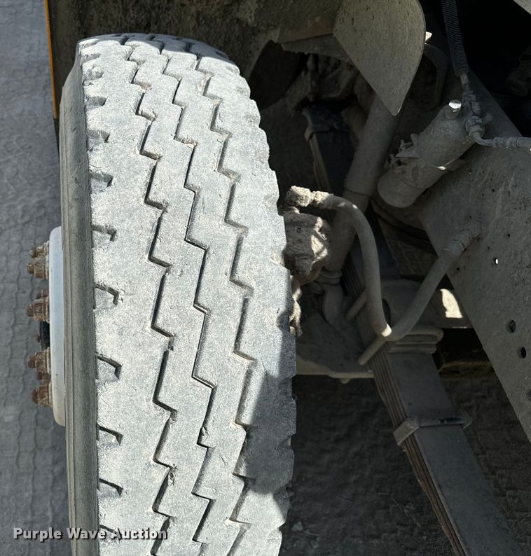 image for item OH9021 1996 International  4900 dump truck