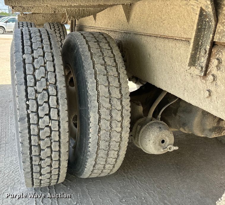 image for item OH9021 1996 International  4900 dump truck