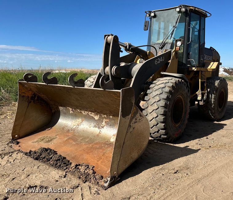 image for item OI9061 2006 John Deere 624J wheel loader