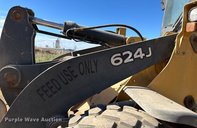 image for item OI9061 2006 John Deere 624J wheel loader