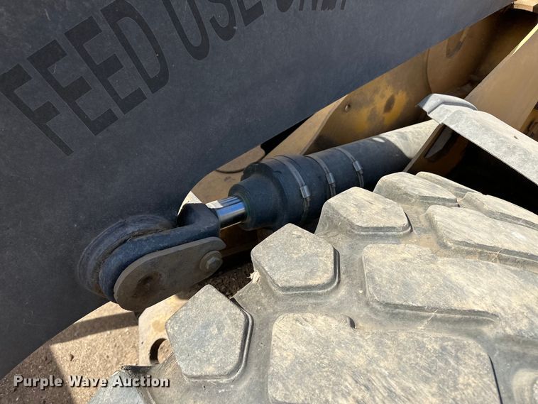 image for item OI9061 2006 John Deere 624J wheel loader