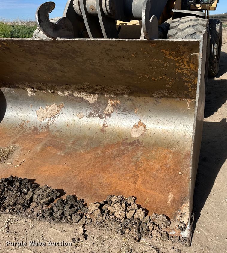 image for item OI9061 2006 John Deere 624J wheel loader