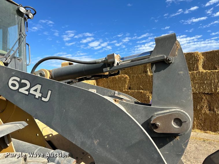 image for item OI9061 2006 John Deere 624J wheel loader