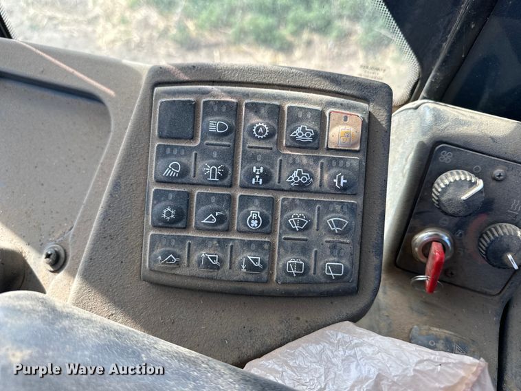 image for item OI9061 2006 John Deere 624J wheel loader