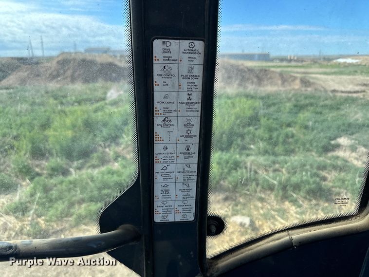 image for item OI9061 2006 John Deere 624J wheel loader