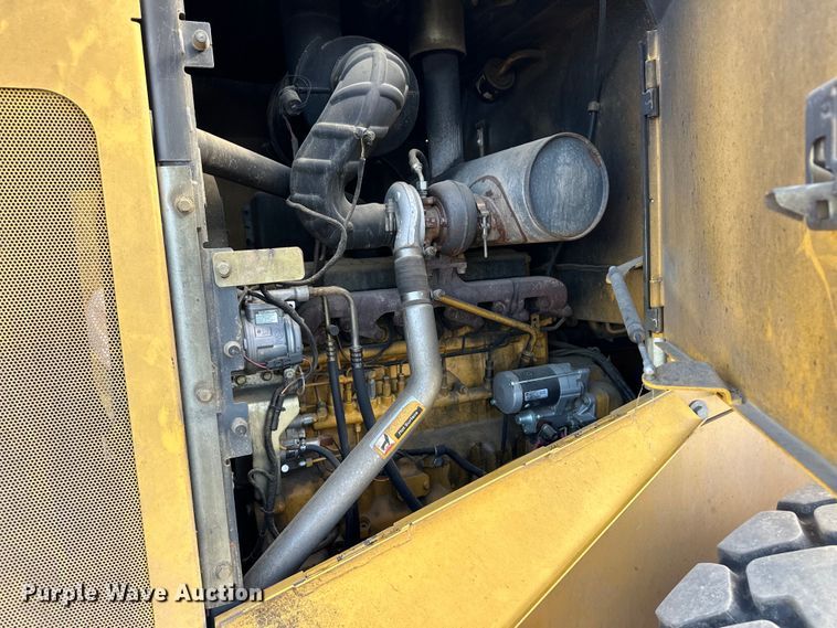 image for item OI9061 2006 John Deere 624J wheel loader