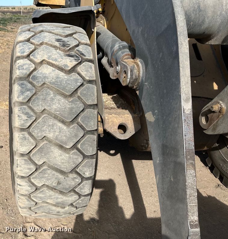 image for item OI9061 2006 John Deere 624J wheel loader