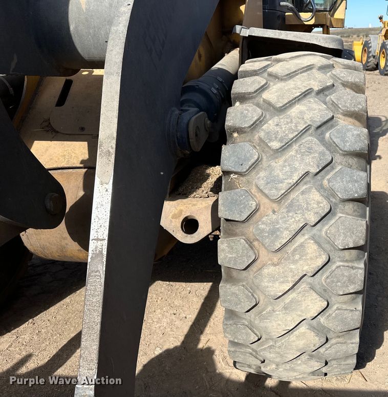 image for item OI9061 2006 John Deere 624J wheel loader