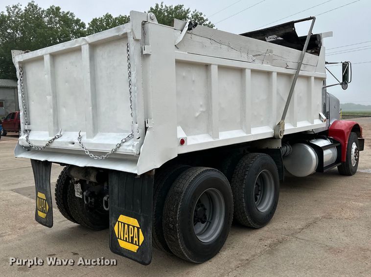 image for item OI9208 1994 Peterbilt 375 dump truck