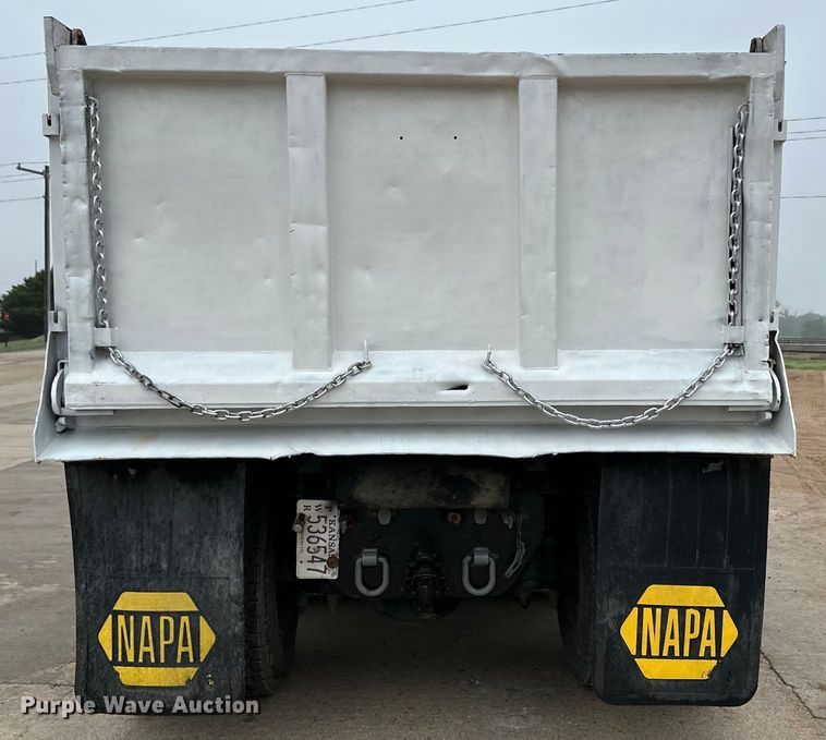 image for item OI9208 1994 Peterbilt 375 dump truck