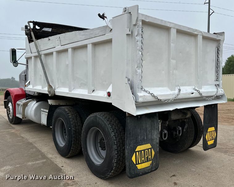 image for item OI9208 1994 Peterbilt 375 dump truck