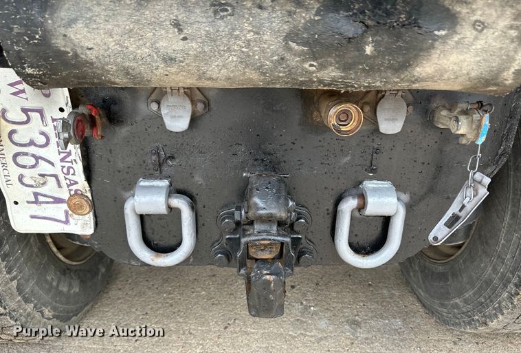 image for item OI9208 1994 Peterbilt 375 dump truck