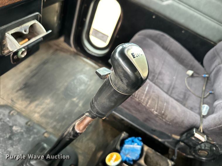 image for item OI9208 1994 Peterbilt 375 dump truck