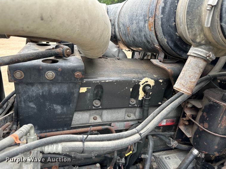 image for item OI9208 1994 Peterbilt 375 dump truck