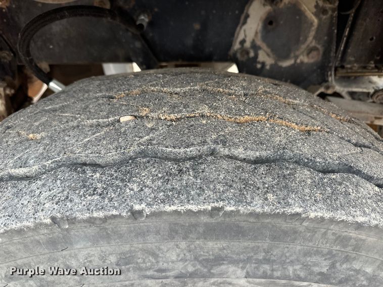 image for item OI9208 1994 Peterbilt 375 dump truck