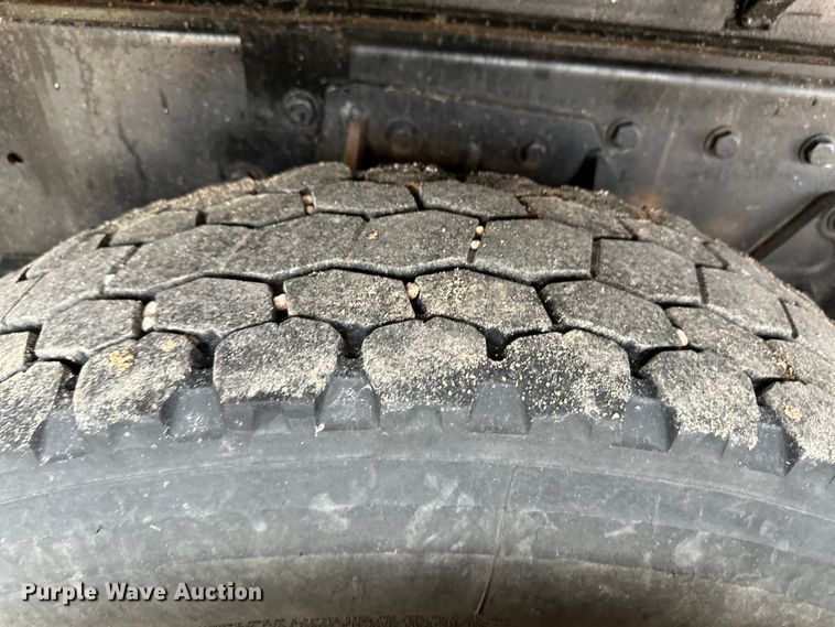 image for item OI9208 1994 Peterbilt 375 dump truck