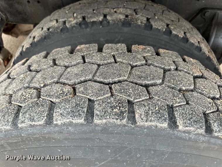 image for item OI9208 1994 Peterbilt 375 dump truck