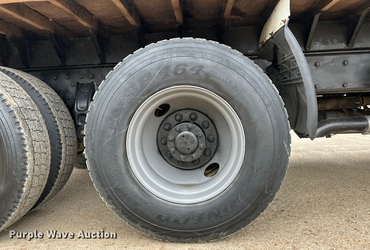 image for item OI9208 1994 Peterbilt 375 dump truck