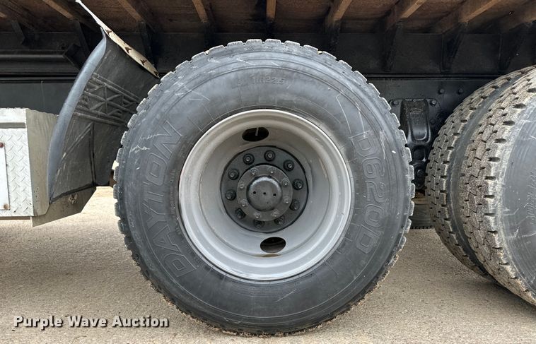 image for item OI9208 1994 Peterbilt 375 dump truck