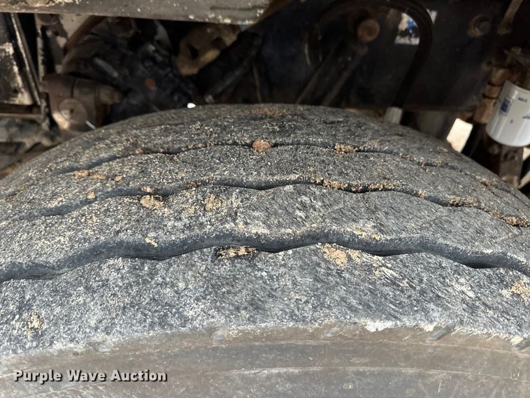 image for item OI9208 1994 Peterbilt 375 dump truck