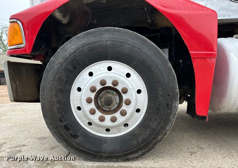 image for item OI9208 1994 Peterbilt 375 dump truck