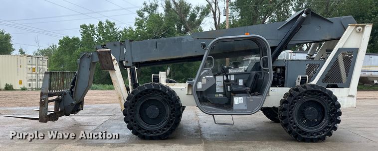 image for item OI9210 2006 Terex TH1056C telehandler