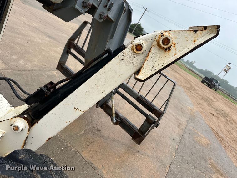 image for item OI9210 2006 Terex TH1056C telehandler