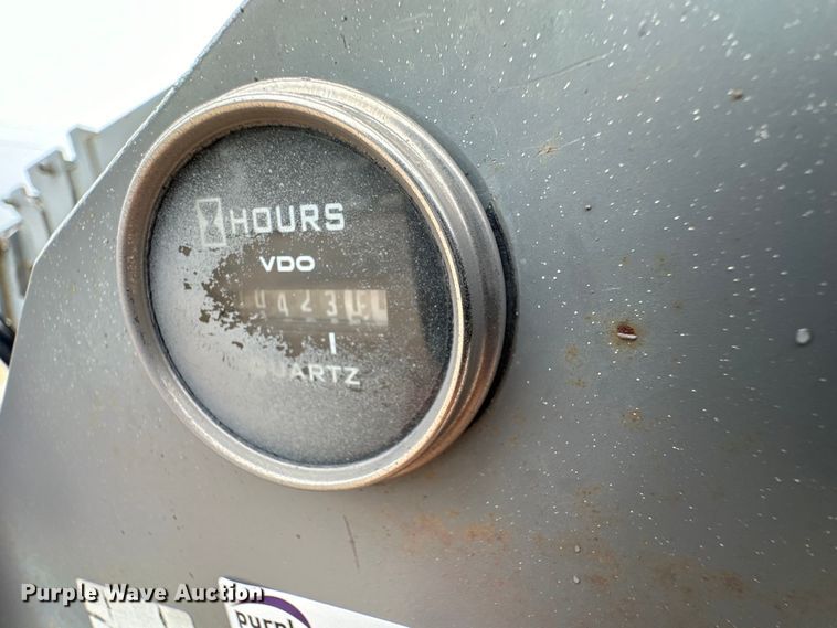 image for item OI9210 2006 Terex TH1056C telehandler