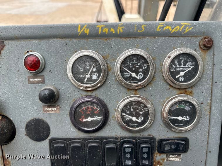 image for item OI9210 2006 Terex TH1056C telehandler