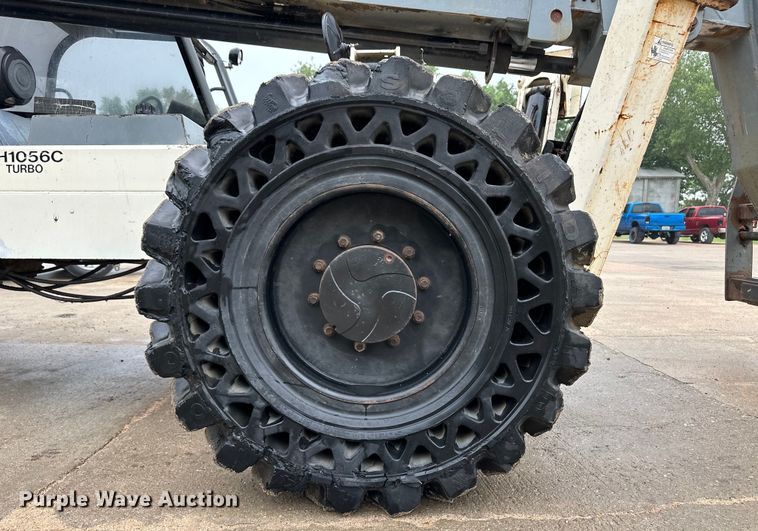 image for item OI9210 2006 Terex TH1056C telehandler