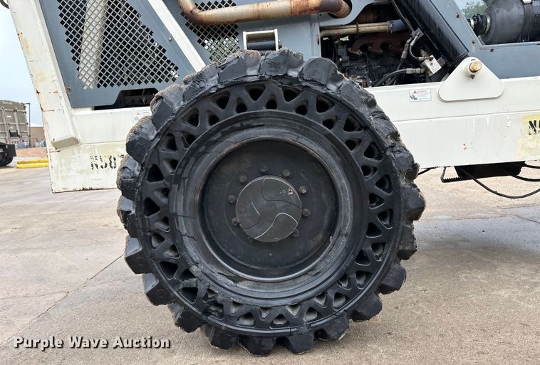 image for item OI9210 2006 Terex TH1056C telehandler