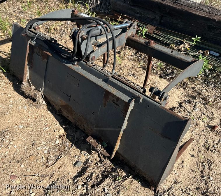 image for item OI9230 Melroe skid steer grapple bucket