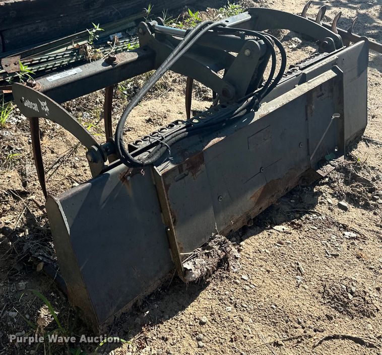 image for item OI9230 Melroe skid steer grapple bucket