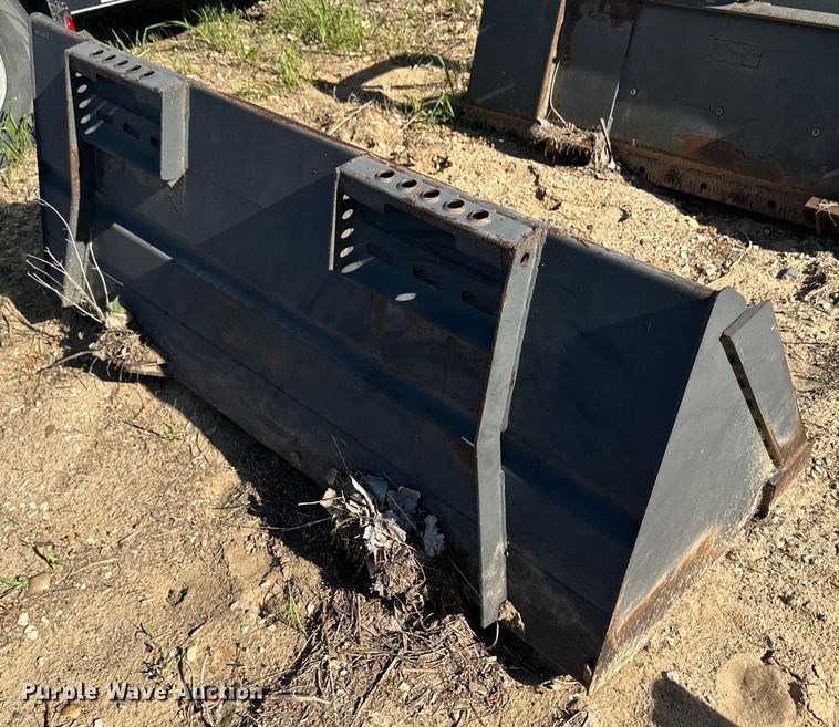 image for item OI9231 Skid steer bucket