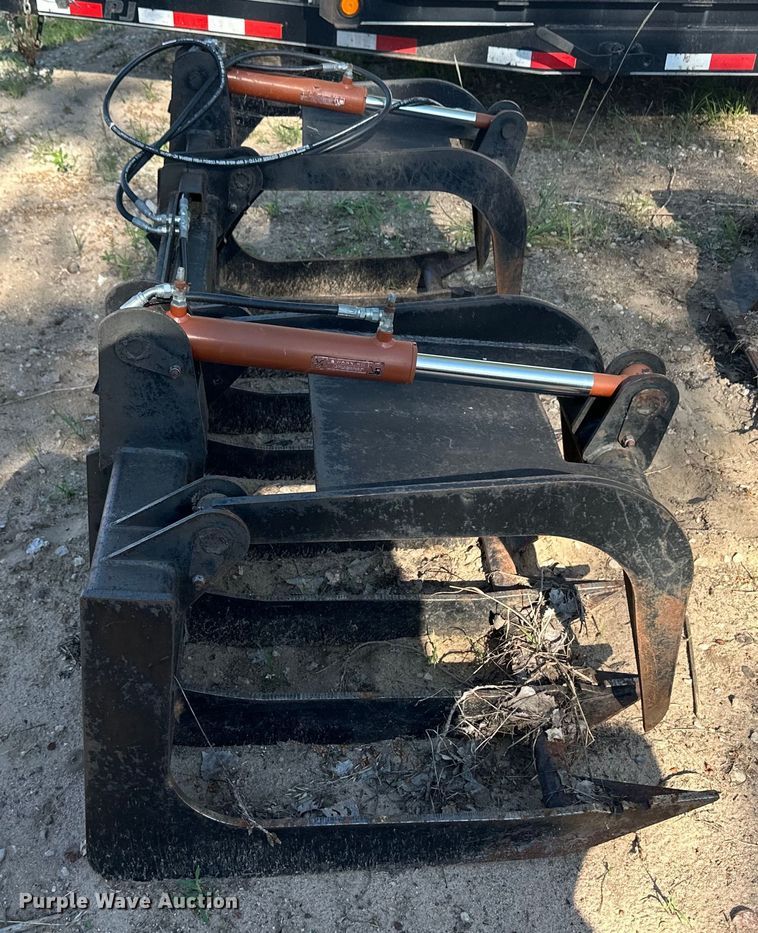 image for item OI9233 Skid steer grapple bucket