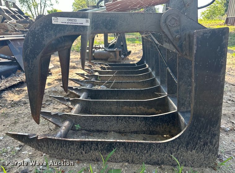 image for item OI9233 Skid steer grapple bucket