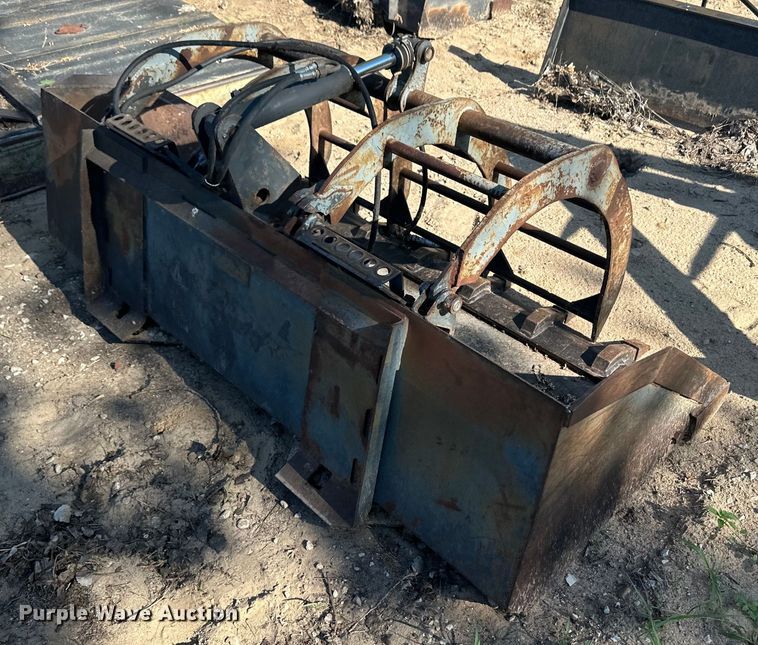 image for item OI9235 Melroe skid steer grapple bucket