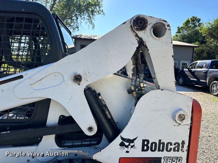 image for item OI9238 2011 Bobcat T650 tracked skid steer loader
