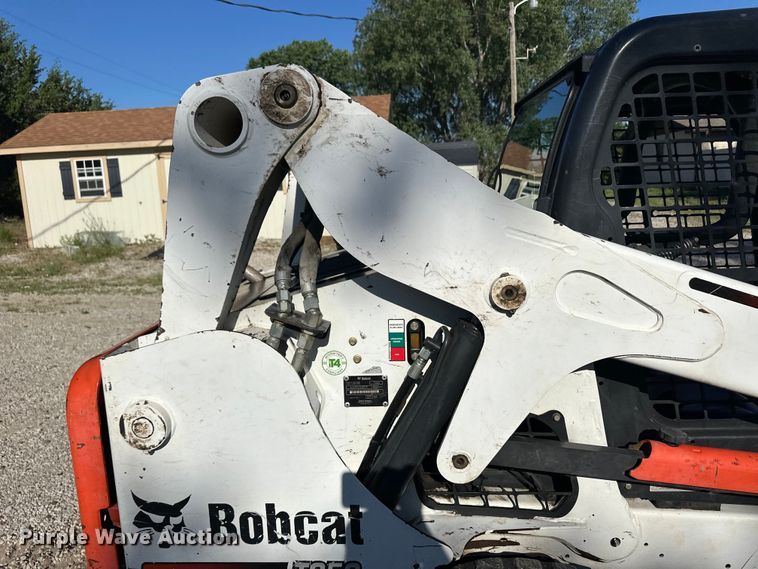 image for item OI9238 2011 Bobcat T650 tracked skid steer loader