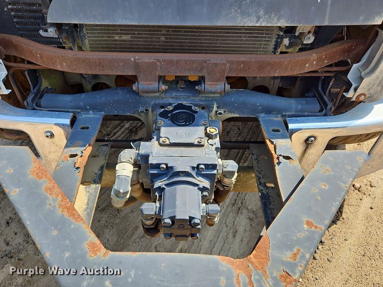 image for item OK9884 2005 Ford F750 oil distributor truck