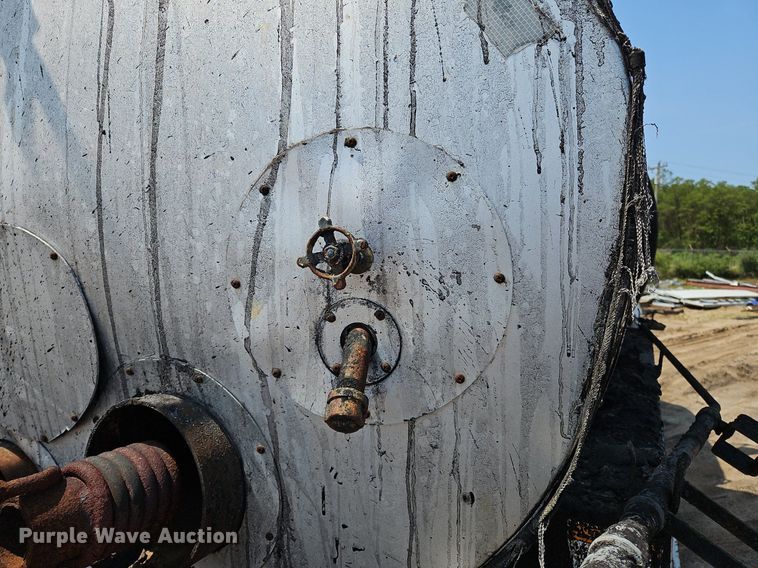 image for item OK9884 2005 Ford F750 oil distributor truck