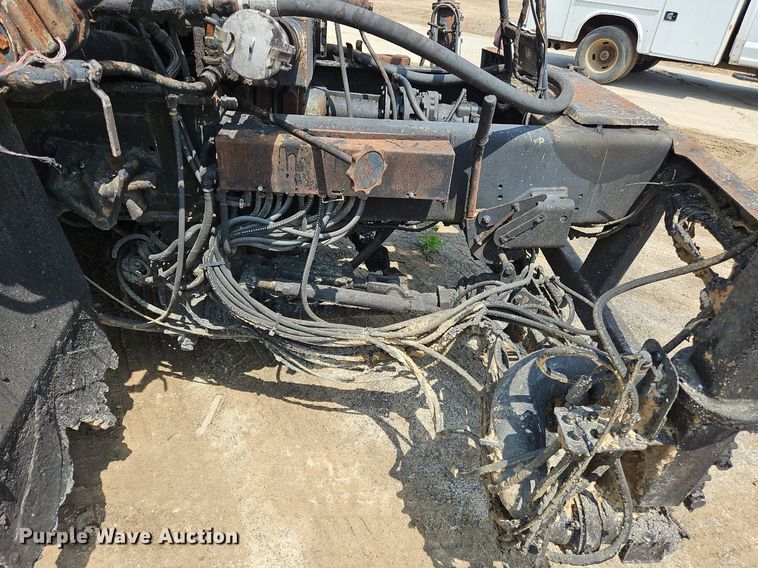 image for item OK9884 2005 Ford F750 oil distributor truck