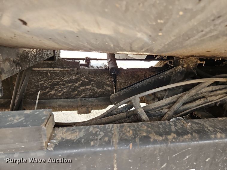 image for item OK9884 2005 Ford F750 oil distributor truck